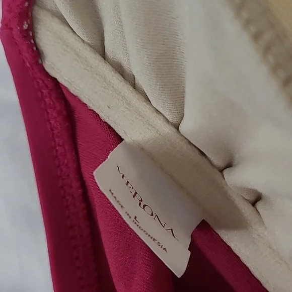 Merona Swimsuit 👙 - Picture 4 of 5